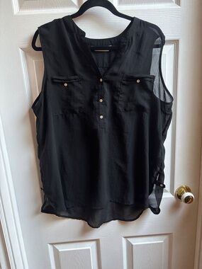 Black Sleeveless V-Neck Button-Front Tank Top